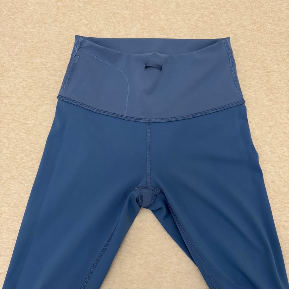 Lululemon Athletica Women’s Size 6 US Midi Rise Blue Leggings - Picture 5 of 11